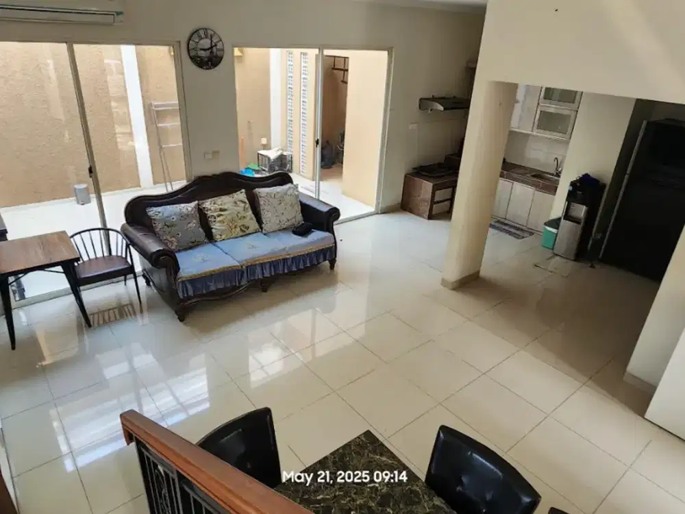 Jual cepat rumah sudut the Spring Gading Serpong