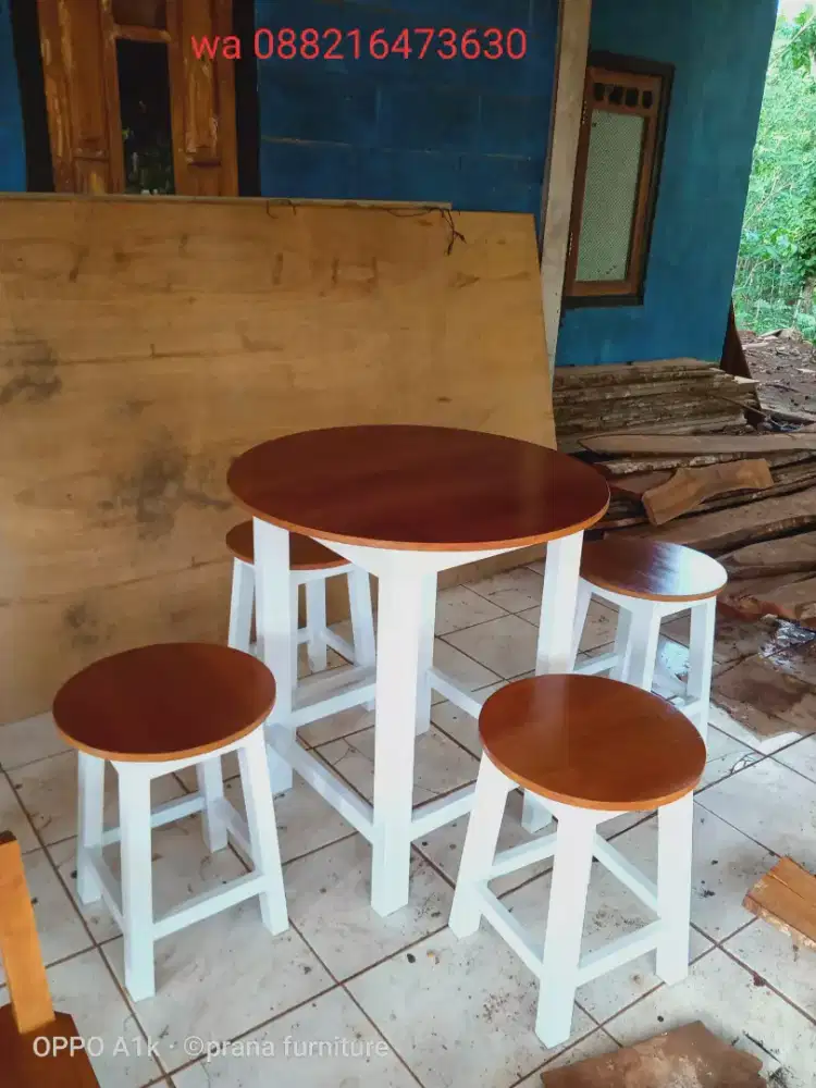 Meja kursi cafe dan makan minimalis