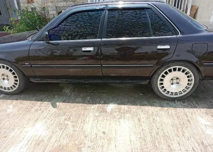 Toyota Corona 1990 Bensin