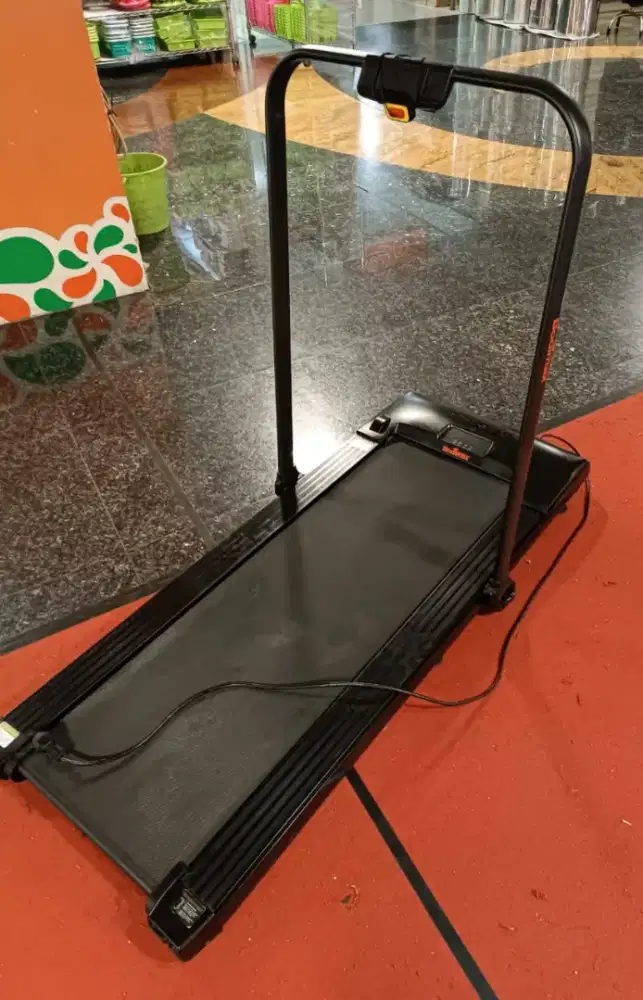 Treadmill elektrik jumbo bodymax masih bagus