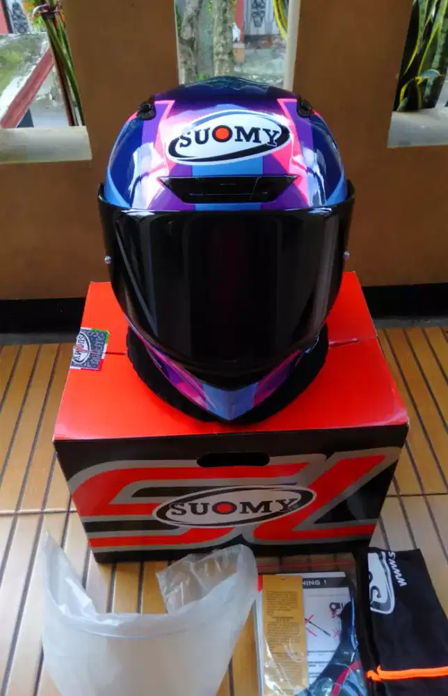 2 Helm (Suomy track-1 Bastianini+LS2 challenger GP black white)
