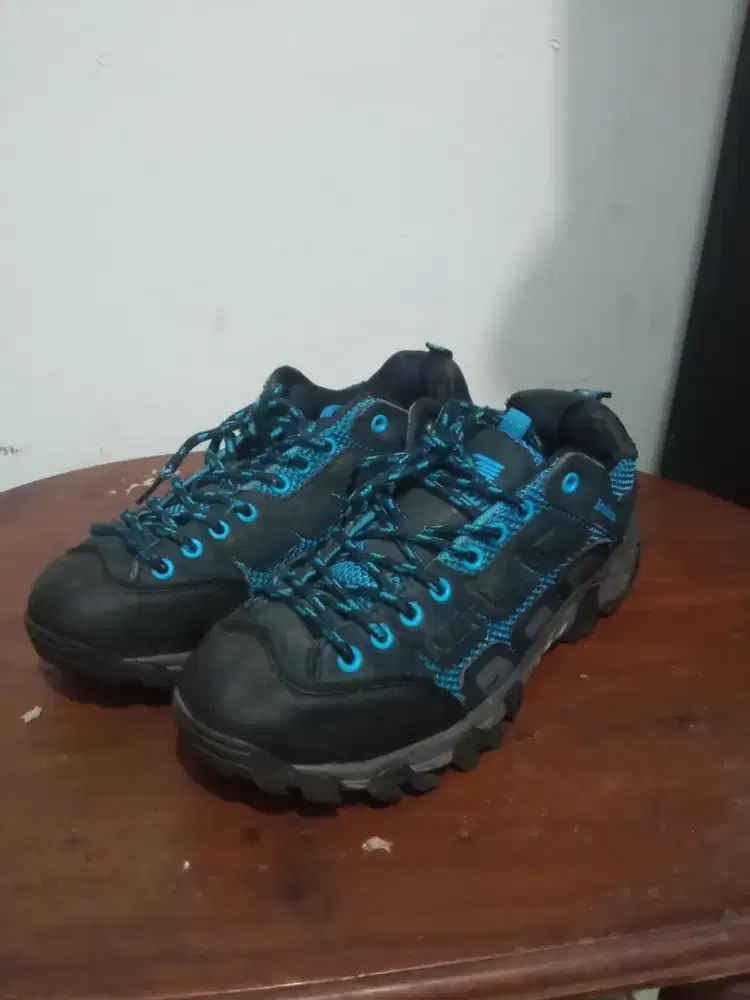 Sepatu second outdoor