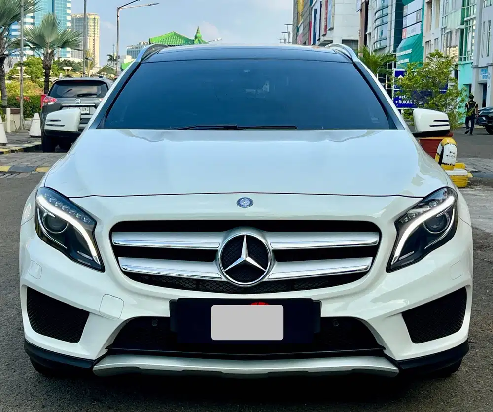 Mercedes Benz GLA200 panoramic AMG at Tahun 2015