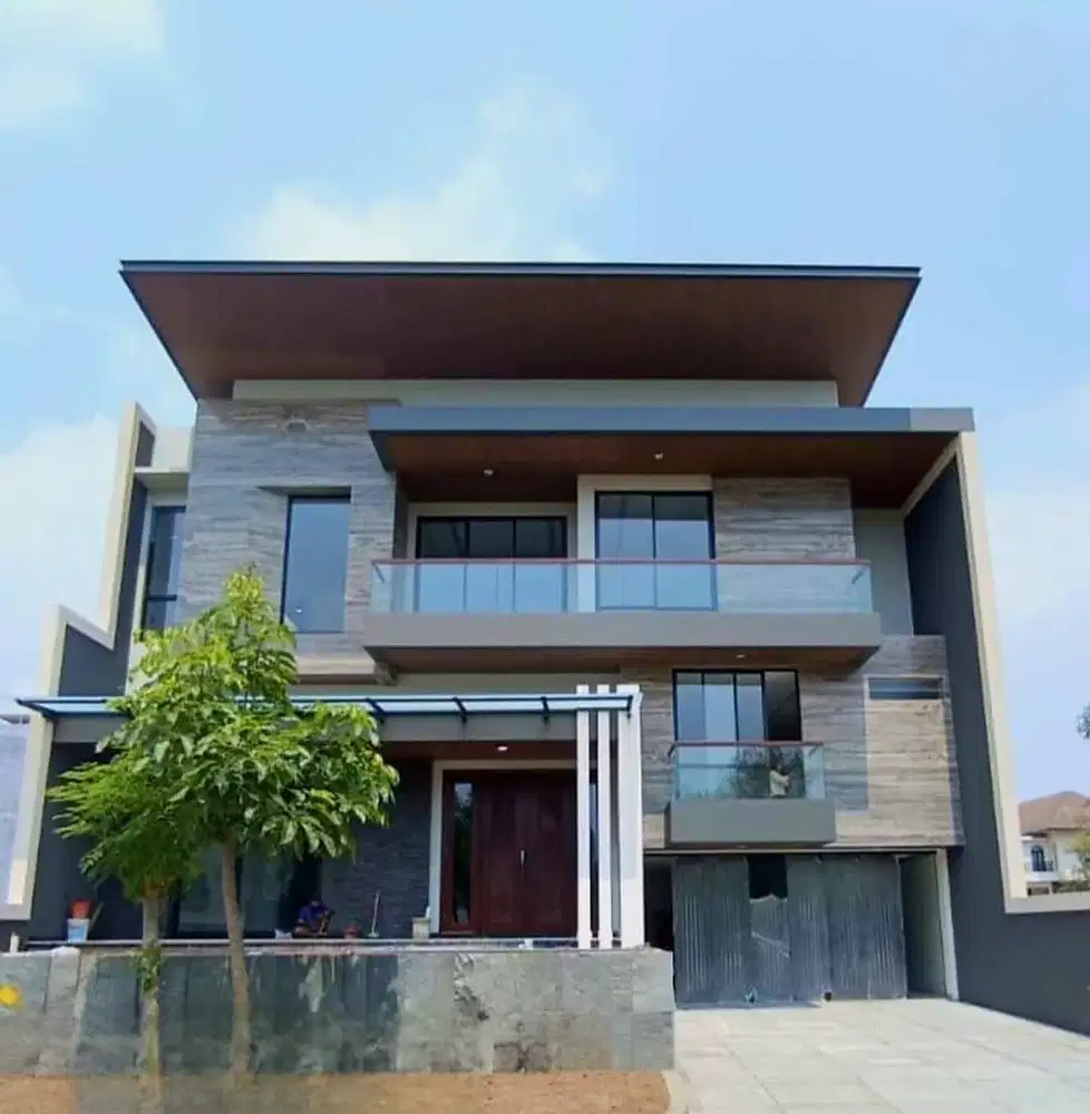 Dijual Rumah Baru 2 ½ Lantai High Spec Split Level Pakuwon Indah Nego