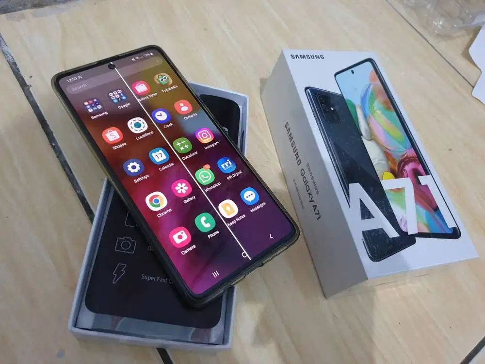 Samsung A71 Tangan Pertama