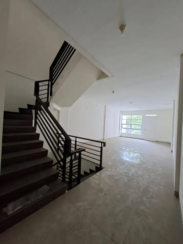 Dijual Ruko 3 Lantai Siap Pakai di Mekarwangi Karasak