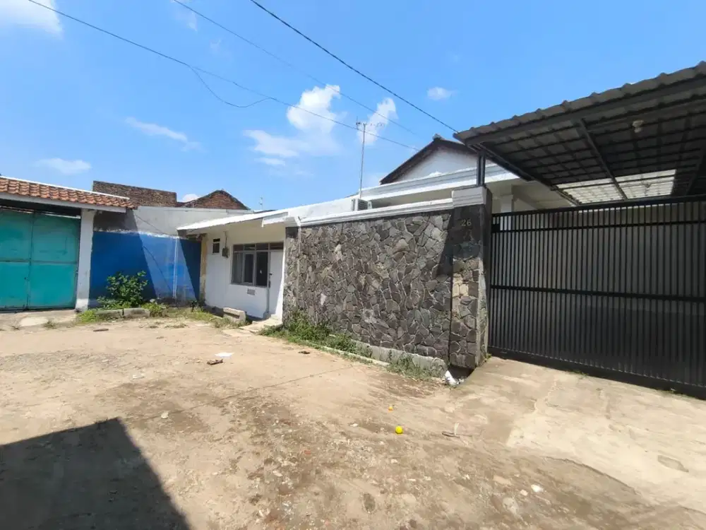 Rumah baru renovasi dan kosan terpisah di dalam cluster taman kopo indah 1 Bandung Ada halaman kosong di Belakang bisa untuk dibangun