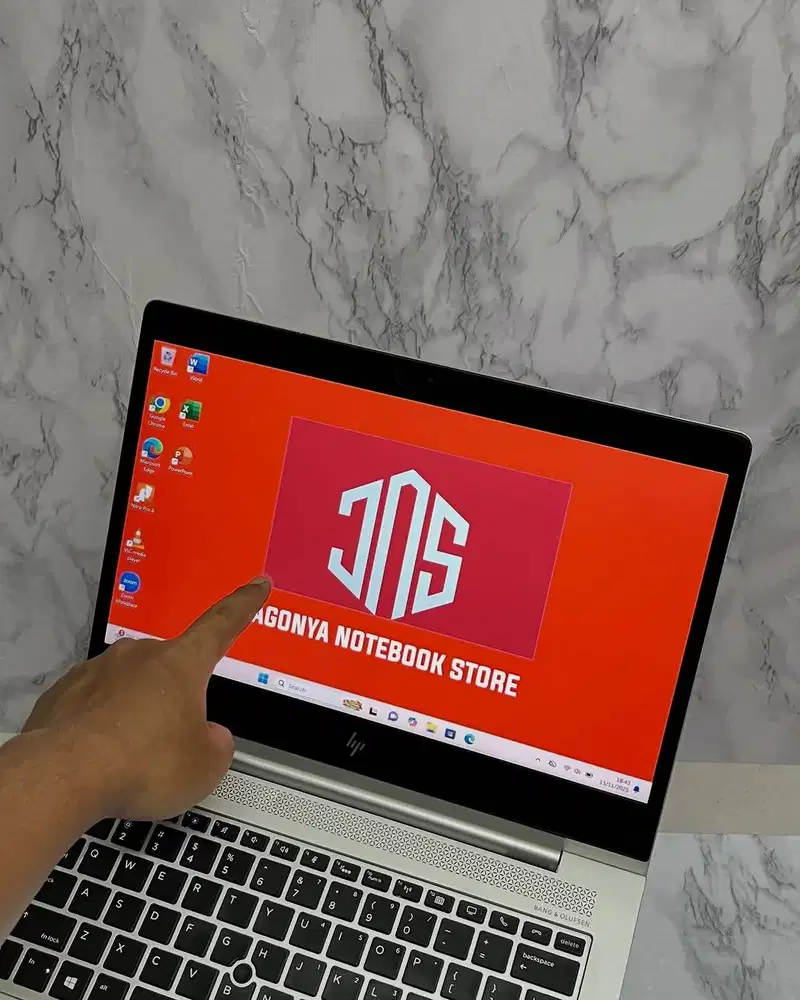 HP Elitebook 830 G5 i5 8350U RAM16GB SSD 256GB NVMe Layar 13.3 IPS FHD