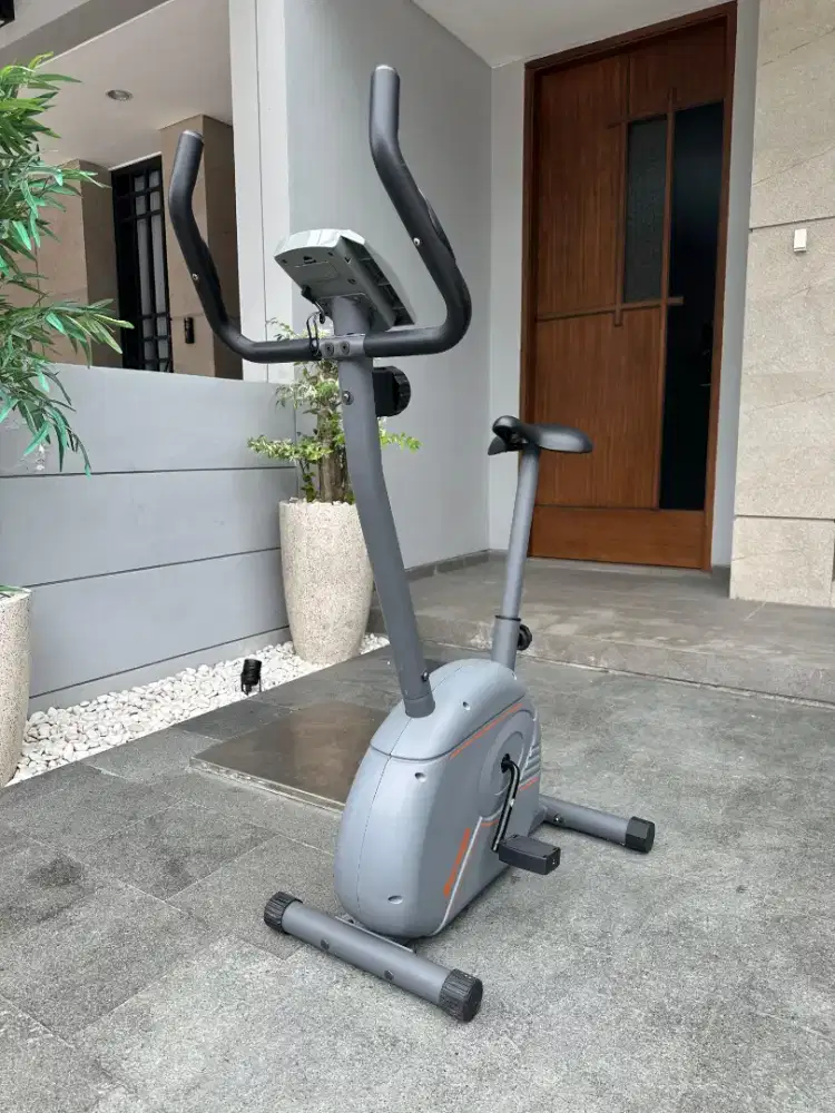 Sepeda Statis Berwyn NS-802U, kondisi bekas - mulus