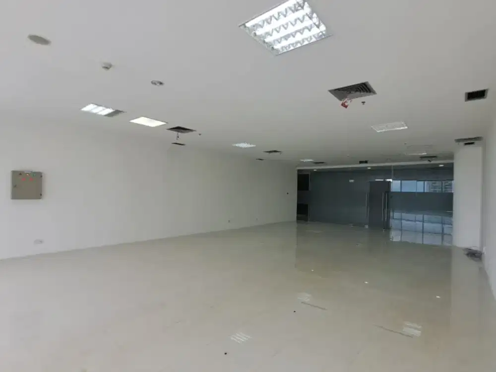 Perkantoran Kondisi Fitted di gedung SOHO Capital, akses ke Mall Neo Soho dan Central Park