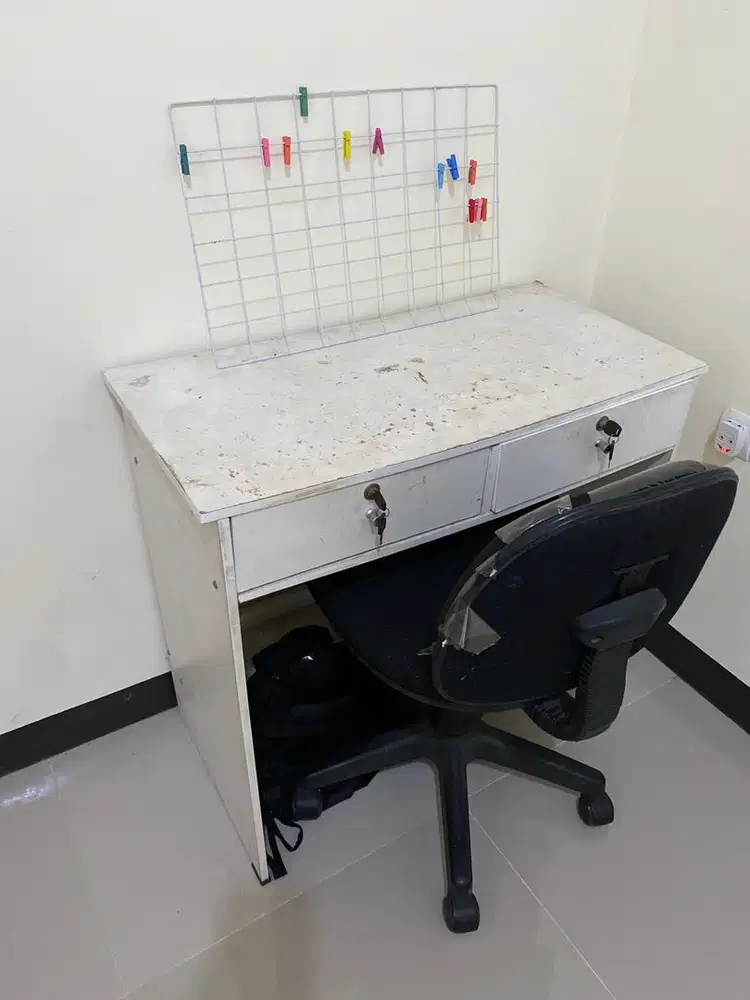 MEJA BELAJAR DAN KURSI