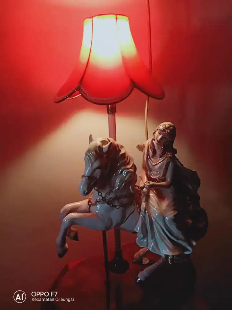 Lampu meja keramik eropa