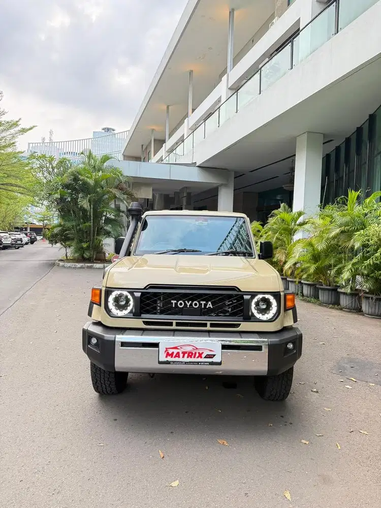 Toyota Land Cruiser 70GXL 2.8 Nik 2025 Brown Siap pakai