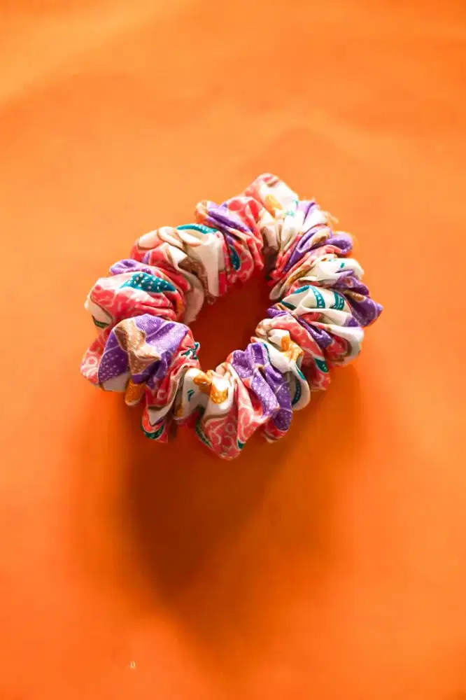 Ikat rambut batik bunga