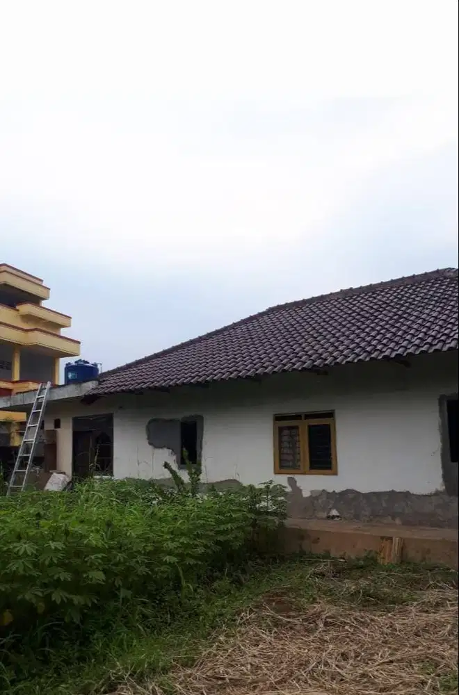 Dijual Cepat! Tanah + Rumah 1.296 m² SHM di Beji Depok, Akses Mobil