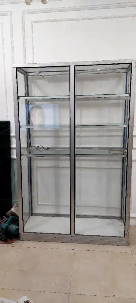 Dijual etalase second nampak baru uk 200 x150