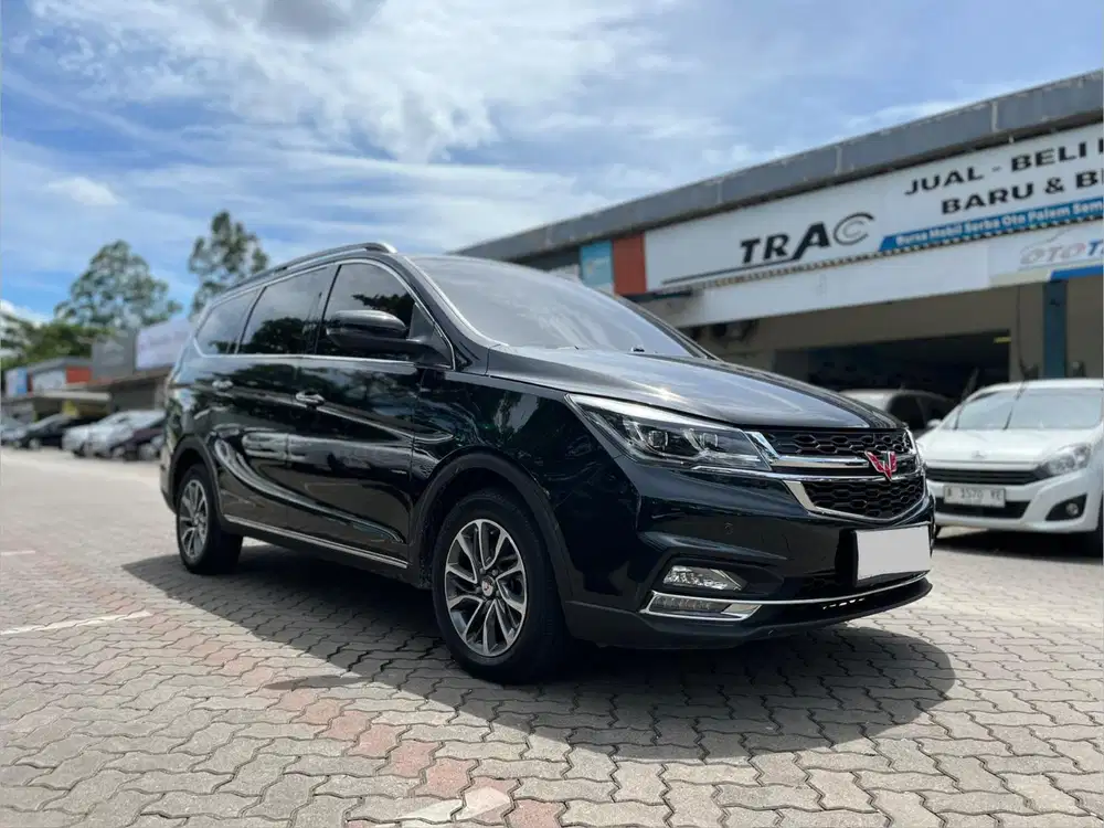 TERMURAH!! WULING CORTEZ LT LUX 1.5 AT MATIC 2019 HITAM
