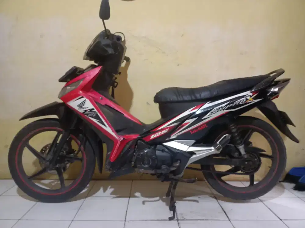 Jual supra x 125 fi injeksi th 2015