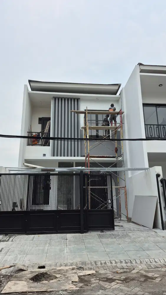 Dijual Rumah 2 Lantai Baru Gress Minimalis Araya II Surabaya Timur