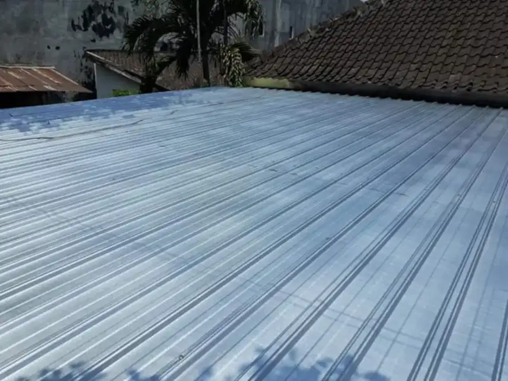 Perbaikan atap bocor dan plafon