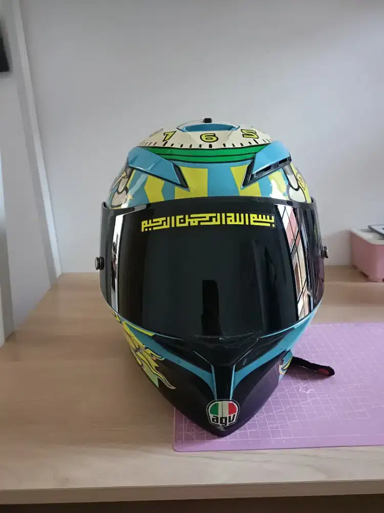 Helm Agv k3SV kondisi masih layak lecet pemakaian