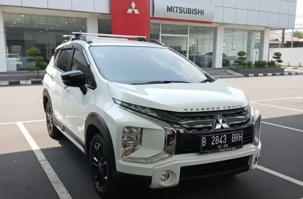 MITS X-PANDER CROSS 1.5 AT BLACK EDITION