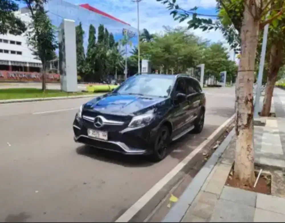 Mercedes M1350 at upgrade to G163

Hitam 2012 matic