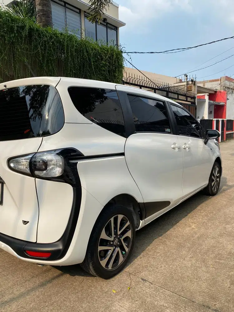 Sienta V 1.5 AT 2019