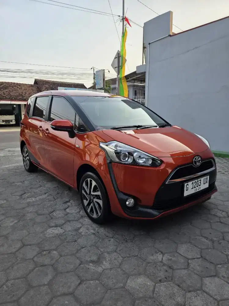 Toyota sienta v AT 2017 istimewa low km