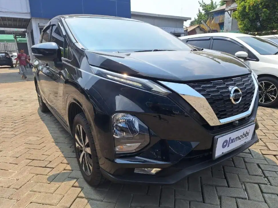 DP RENDAH Nissan Livina 1.5 VL Bensin-AT 2023 ZOC B