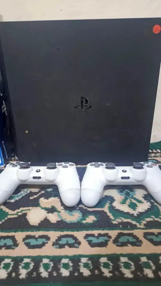 Ps4 Pro 1Tb jetblack