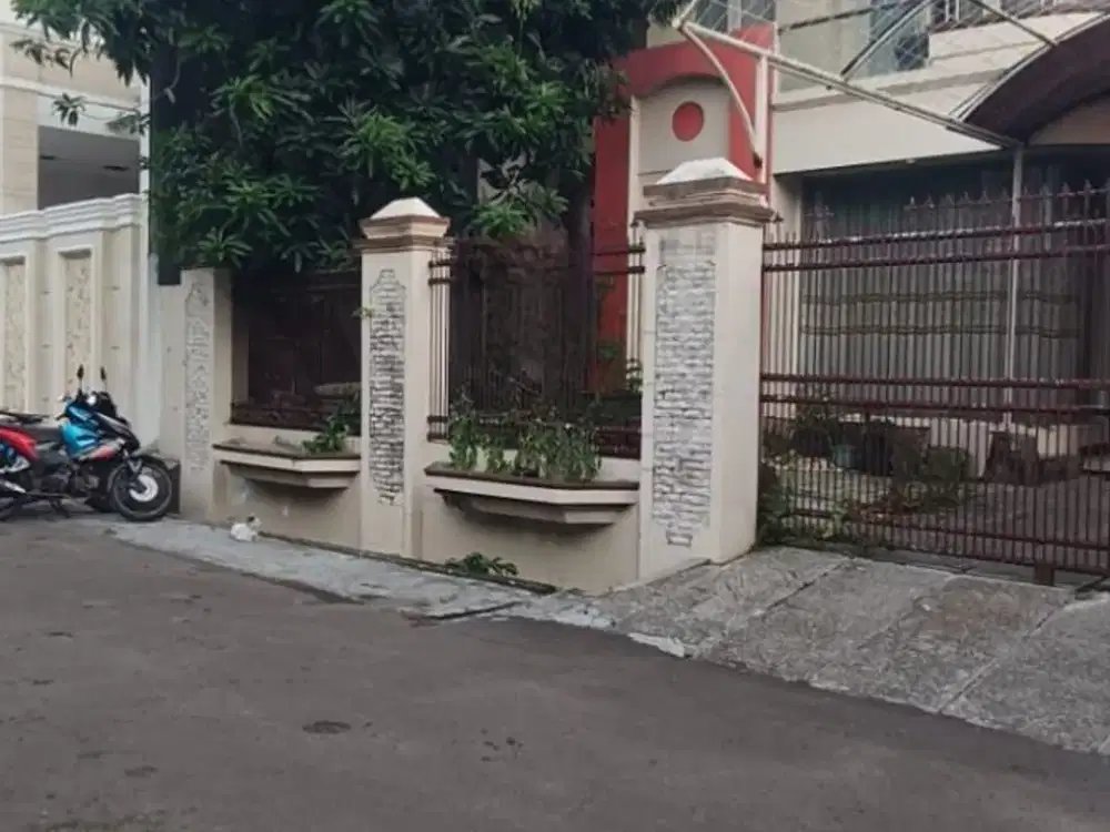 Rumah Kelapa Lilin Kelapa Gading 10x20m 2 lantai, hadap Utara