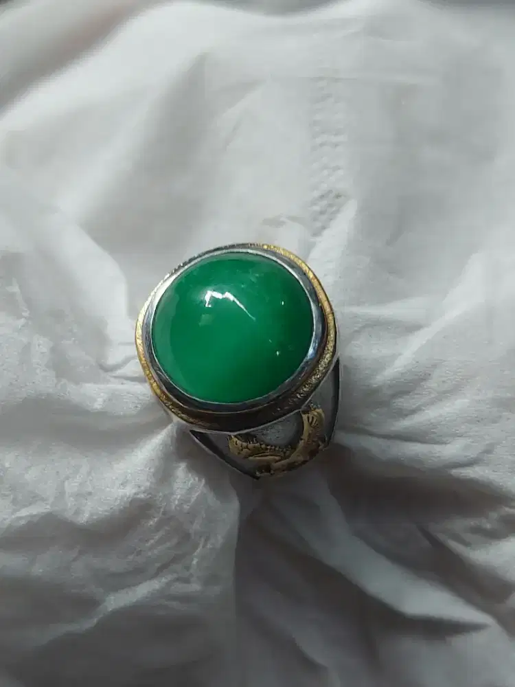 Batu giok burma warna type b