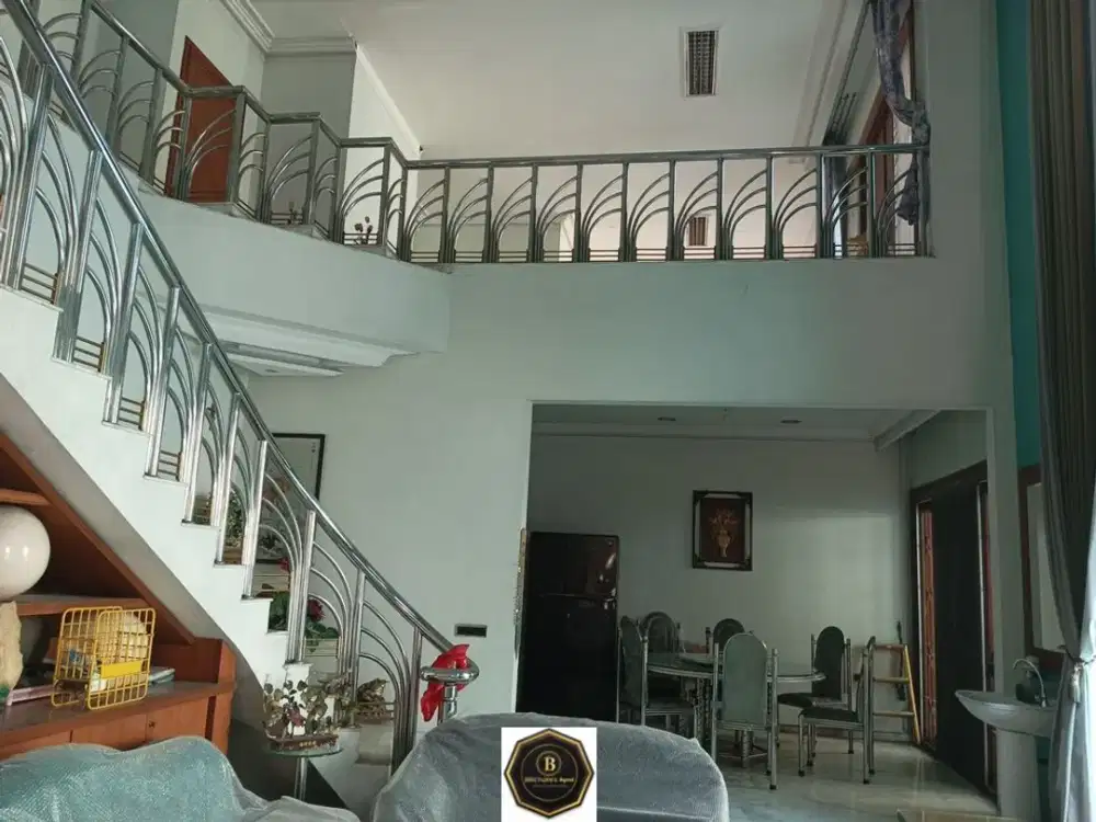 Dijual Rumah 2 Lantai di Jl. Kesehatan, Petojo, Jakarta Pusat