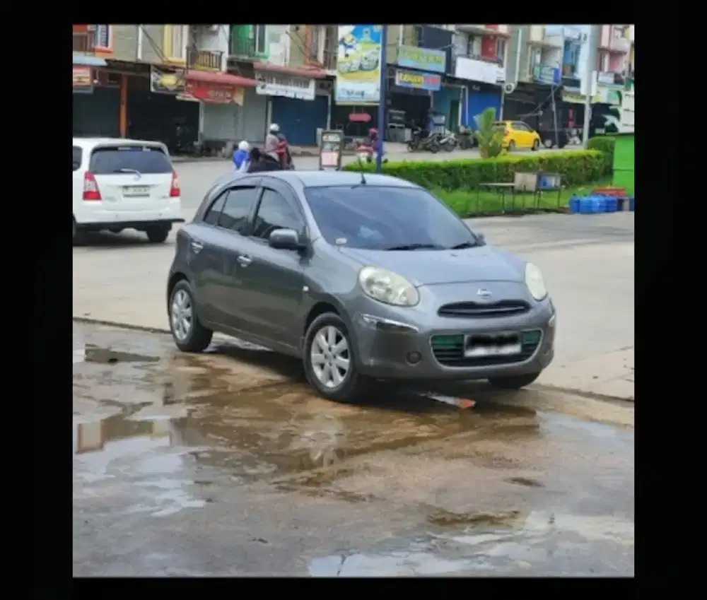 Jual mobil Nissan march