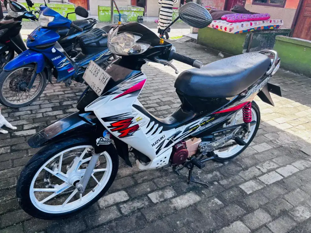 Suzuki shogun 125 SP putih