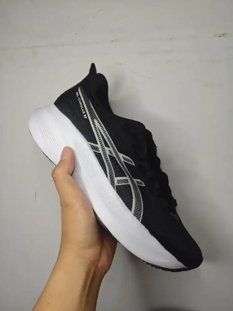 SEPATU ASICS BLACK WHITE
