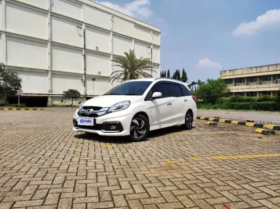 TDP 6,JT Honda Mobilio 1.5 RS Bensin-AT Putih 2015