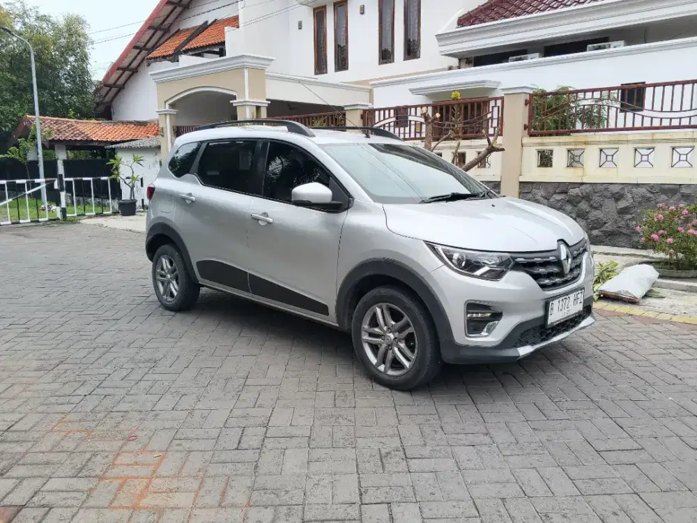 Renault Triber RXZ 1.0 2021 pmk 2022 AMT Matic AT calya 3 Baris Silver