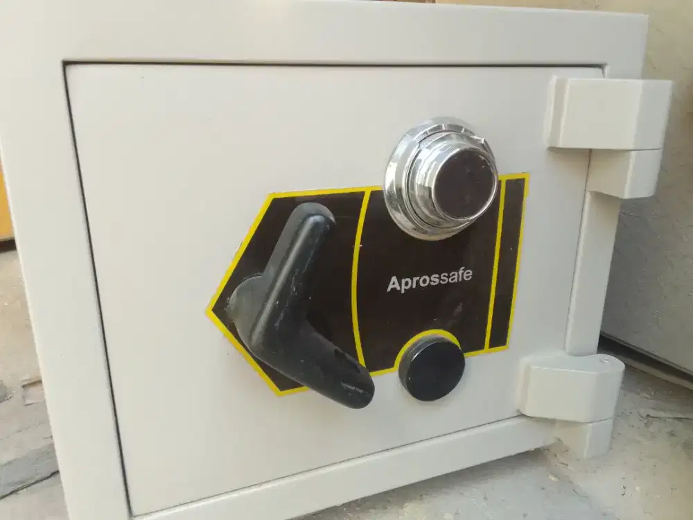 Jual murah Brankas untuk keamanan dokumen penting anda