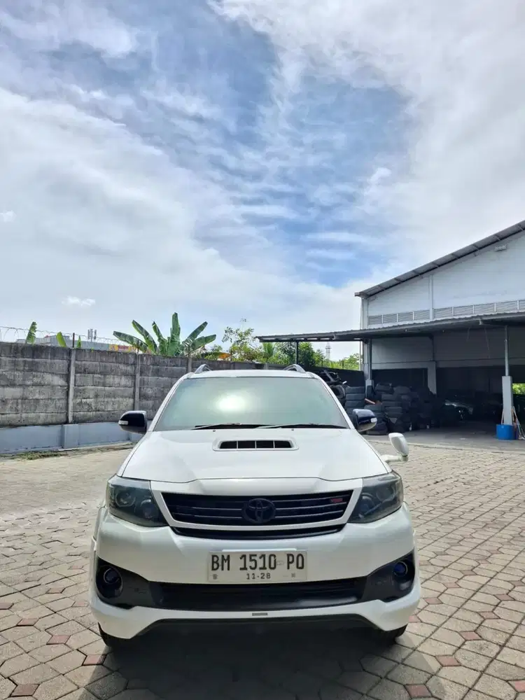 Fortuner 2015 TRD manual. Km 130rb