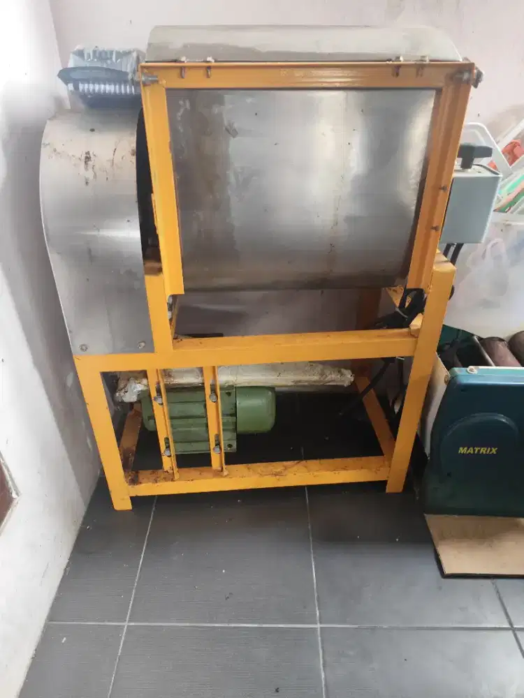 Mesin Adon Mie & Cetak Mie