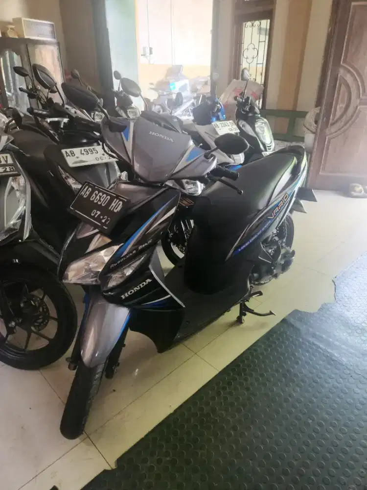 Vario 110 hitam mulus 2012 apik ann Gbm