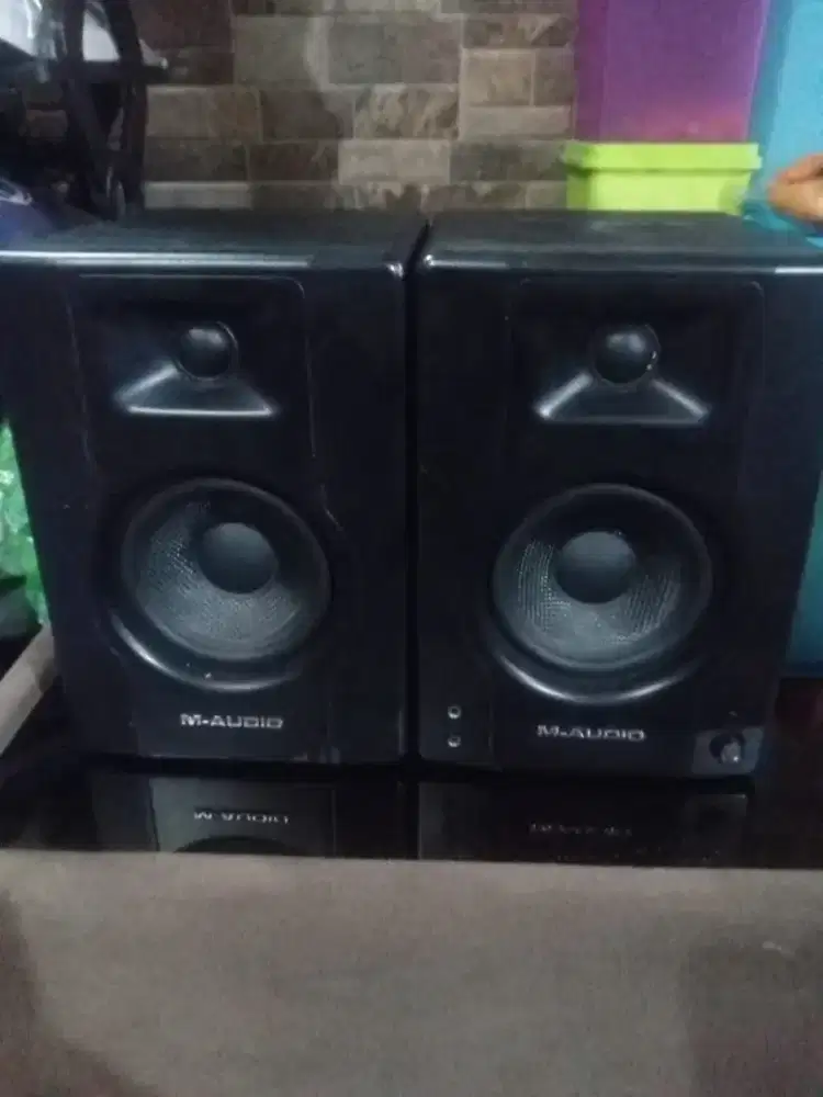 Speaker m audio BX4