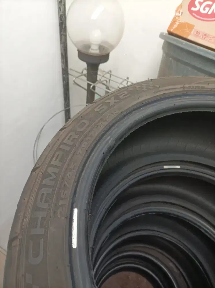 GT Champiro SX2 215/45 R17