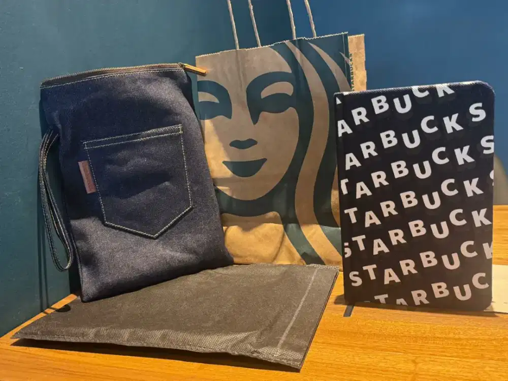 Agenda exclusive 2026 starbucks dengan pouch denim warna biru