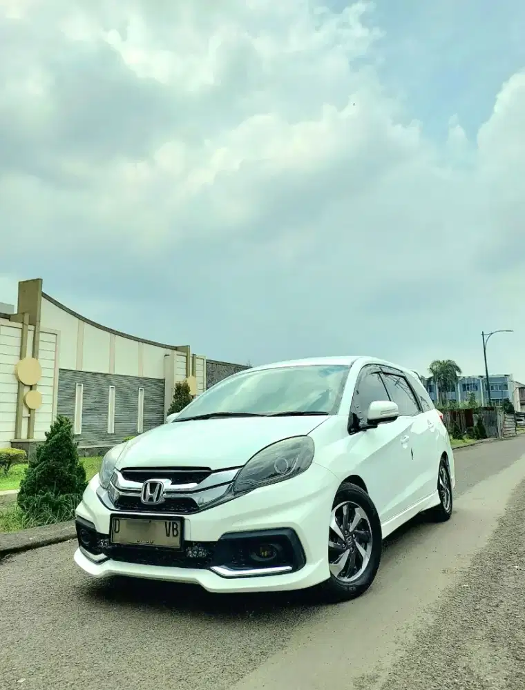 TDP 15 JT LOW KM 90RB SERVICE RECORD! FIRST HAND MOBILIO RS MATIC 2015