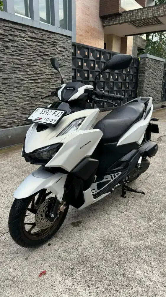 Vario 160 abs putih 2024 km 3 ribu asli