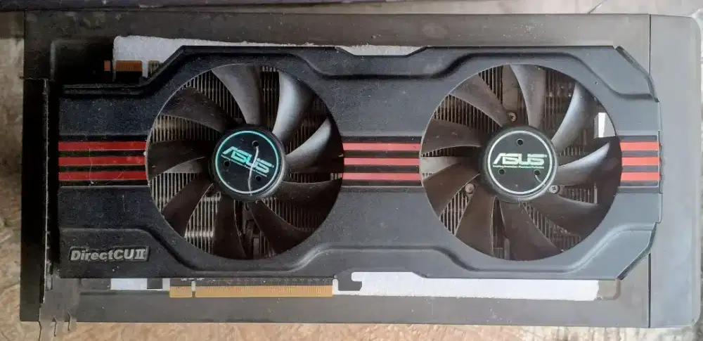 VGA GTX 570 DirectCU II