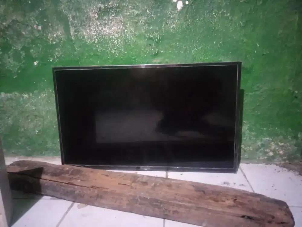 SMART TV PANASONIC KONDISI MATOT